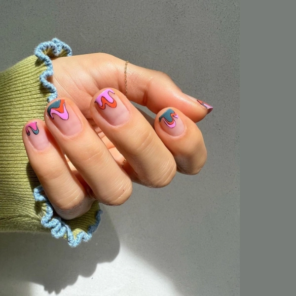 short-summer-nails-Abstract