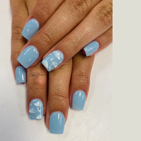 simple-blue-summer-nails-Cloud