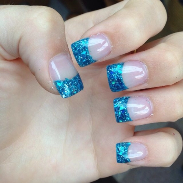 simple-blue-summer-nails-Glitter-Tips