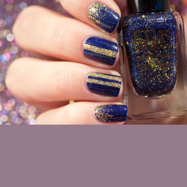 simple-blue-summer-nails-Gold-Glitter