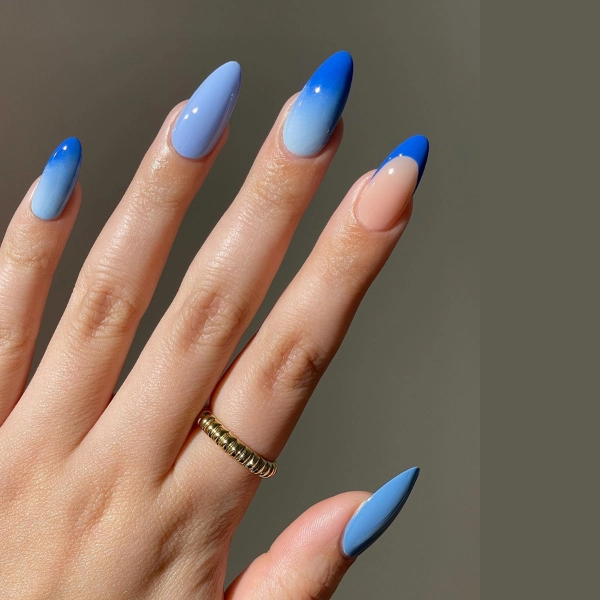 simple-blue-summer-nails-Ombre