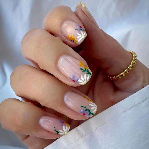 simple-short-summer-nails-Floral