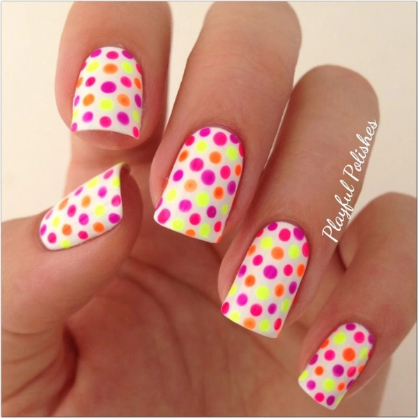 simple-short-summer-nails-Neon-Polka-Dots