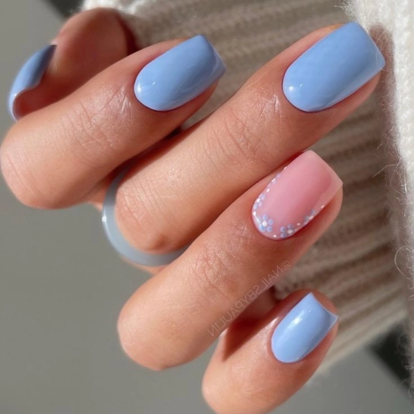 simple-short-summer-nails-Summer-Sky