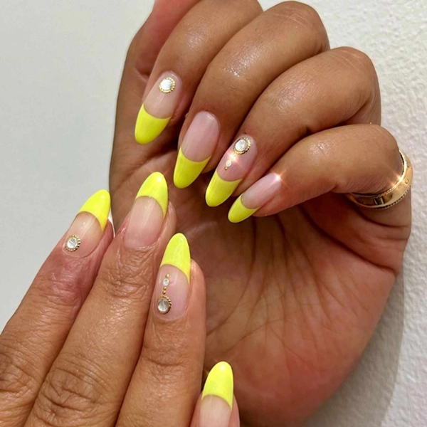 simple-short-summer-nails-Sunshine-Yellow