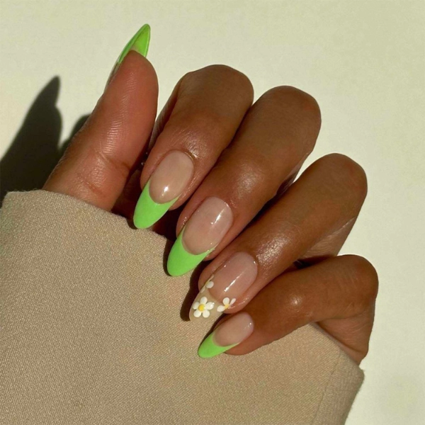 simple-summer-green-nails-French-Tips