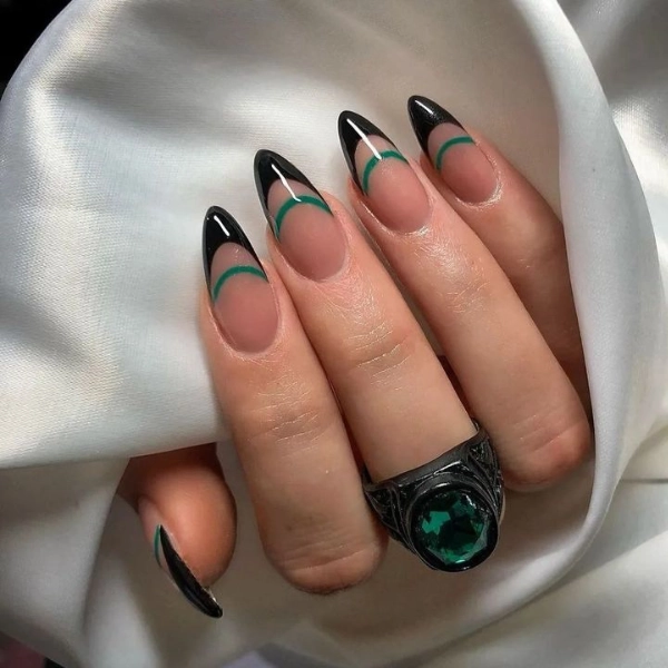 simple-summer-green-nails-Green-and-Black