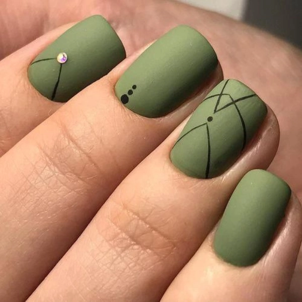 simple-summer-green-nails-Matte