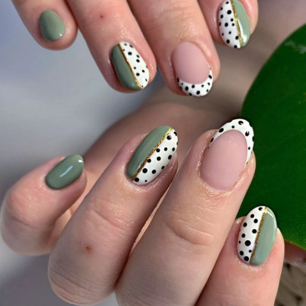 simple-summer-green-nails-Polka-Dot