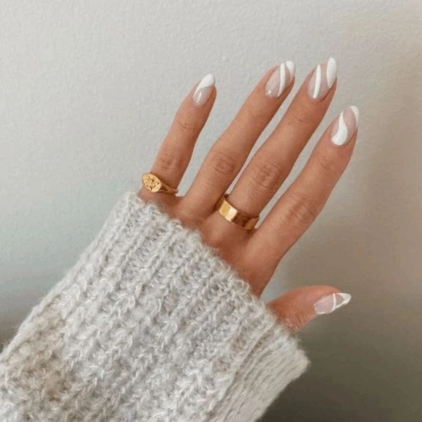 simple-white-summer-nails-Abstract