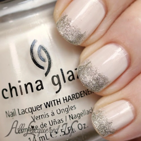 simple-white-summer-nails-Glitter