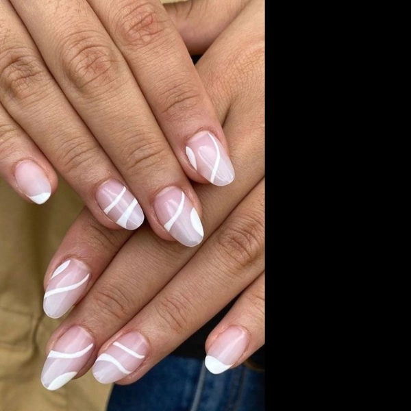 simple-white-summer-nails-Lines