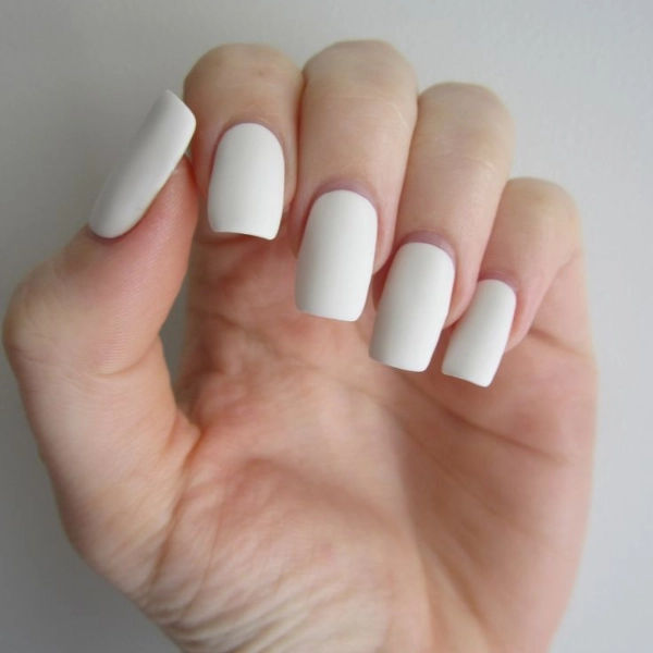 simple-white-summer-nails-Matte