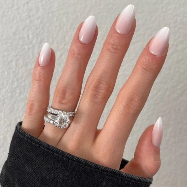 simple-white-summer-nails-Ombre