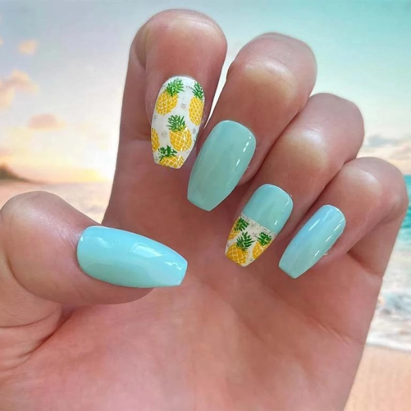 square-summer-nails-Beach-Inspired