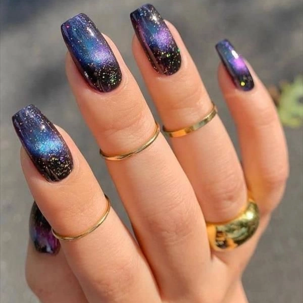 square-summer-nails-Galaxy