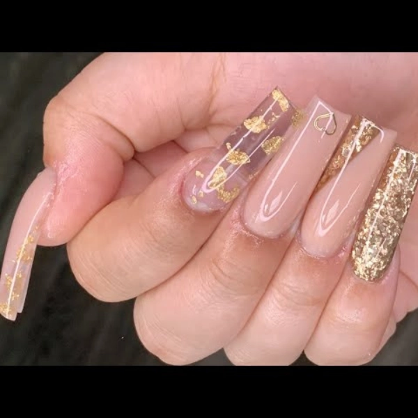 square-summer-nails-Nude-and-Gold