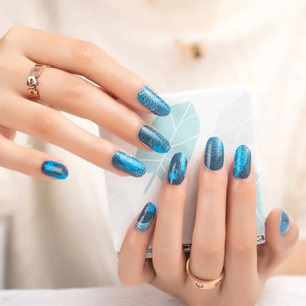 summer-nail-designs-Beachy-Blues