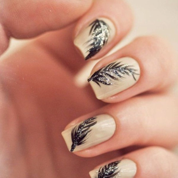 summer-nail-designs-Boho-Feathers