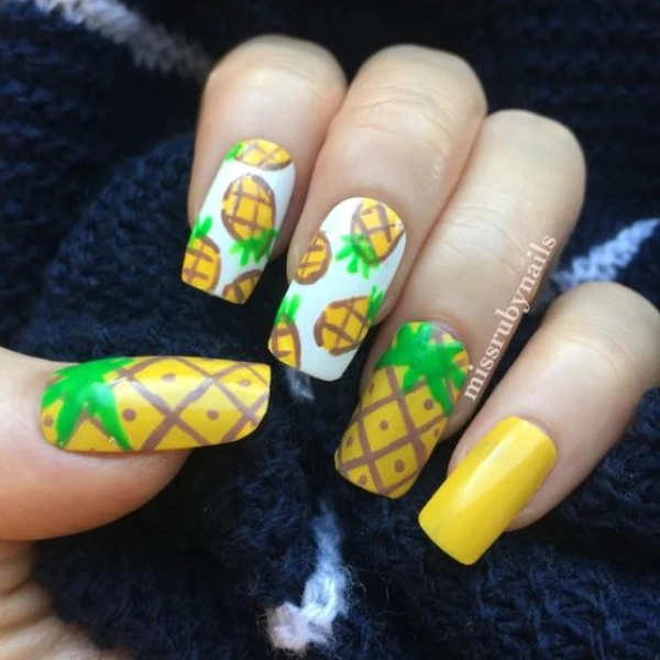 summer-nail-designs-Pineapple-Prints