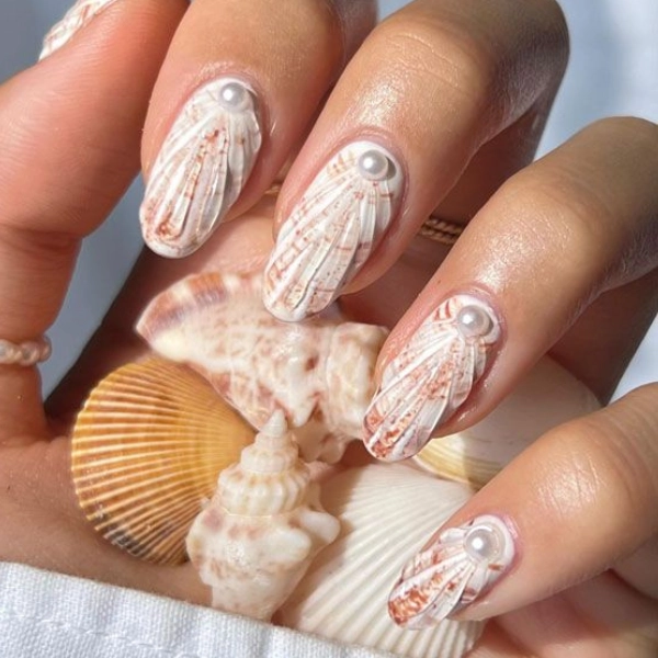 summer-nail-designs-Shell-Accents