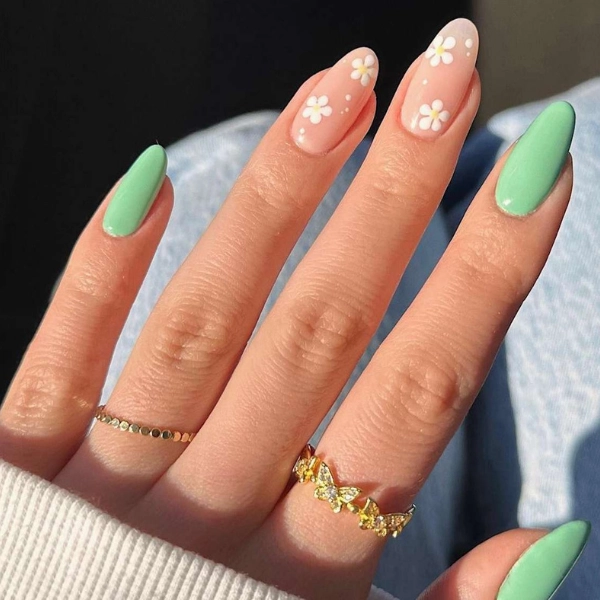 summer-nails-Mint-Green