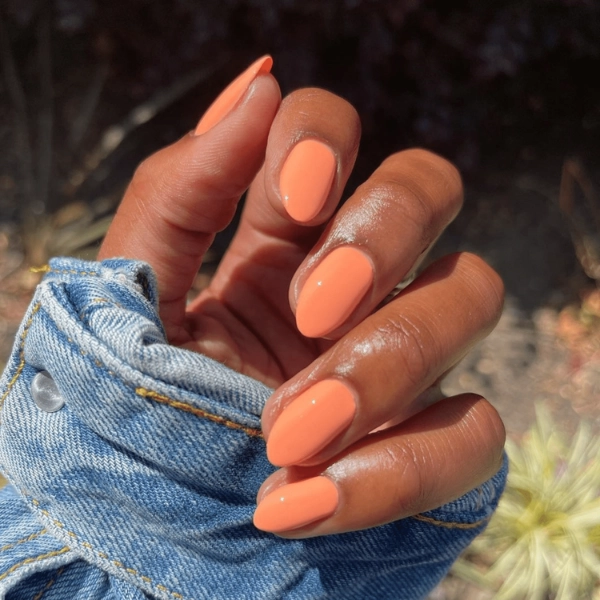 summer-nails-Peachy-Keen