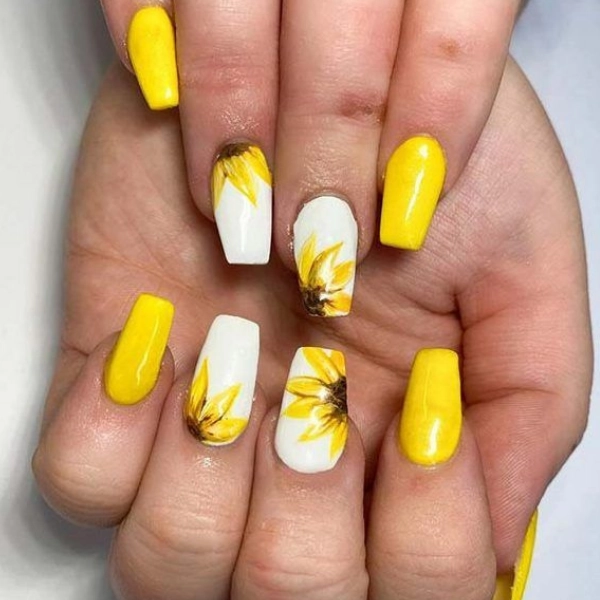 summer-nails-Sunflower-Print