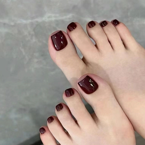 summer-toe-nails-colors-pedicures-Burgundy