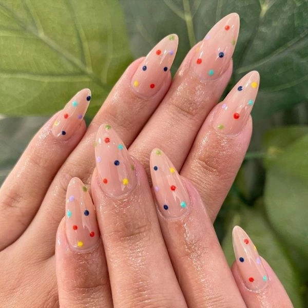 trendy-summer-nails-almond-Polka-Dots