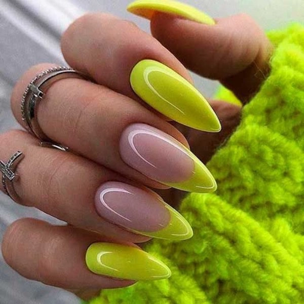 trendy-summer-nails-almond-neon