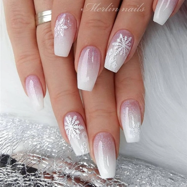 Acrylic-Coffin-Christmas-Nails-Festive-Gradient