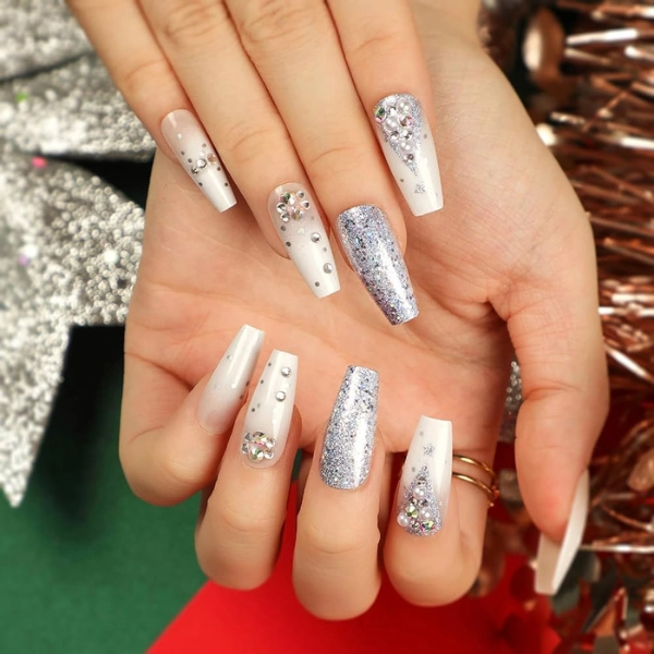 Acrylic-Coffin-Christmas-Nails-Shimmering-Silver