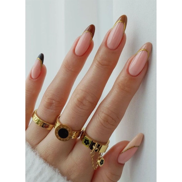 Autumn-Fall-Nail-Golden-Tips