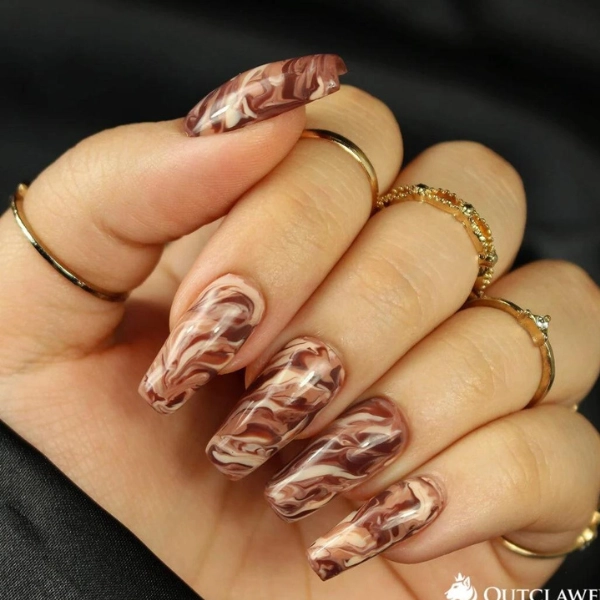 Autumn-Fall-Nail-Marbled-Brown
