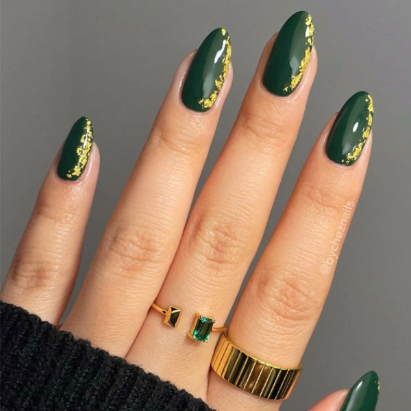 Autumn-green-fall-nails-Green-with-Gold