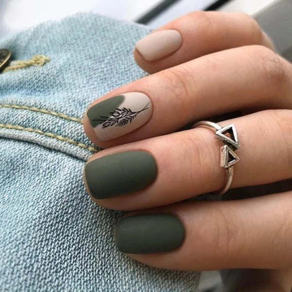 Autumn-green-fall-nails-Matte-Mint-Green