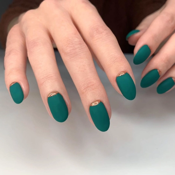 Autumn-green-fall-nails-Matte-Pine-Green