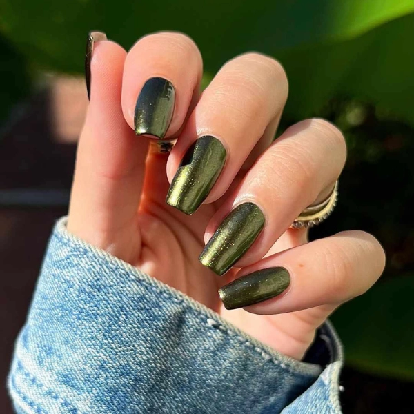 Autumn-green-fall-nails-Metallic-Green