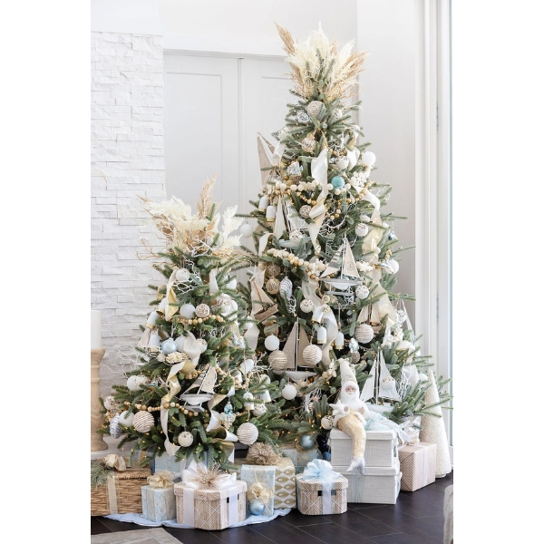 Christmas-Decor-Frosted-Finishes