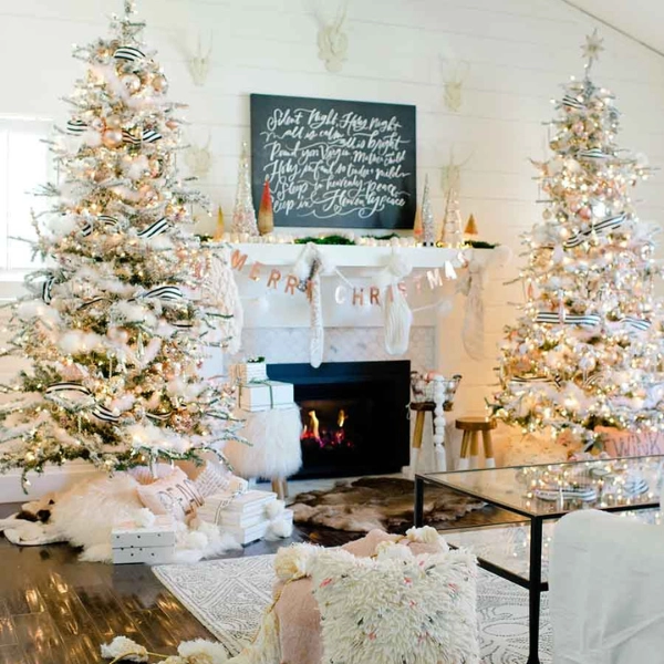 Christmas-Decor-Monochromatic-Palettes