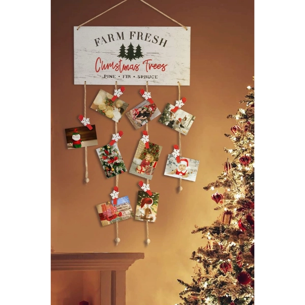 Christmas-Decor-Small-Apartments-Christmas-Card-Display