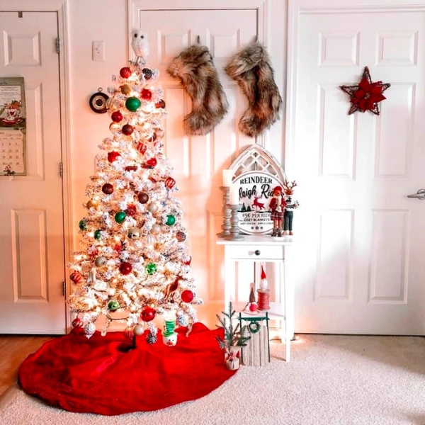 Christmas-Decor-Small-Apartments-Christmas-Scents