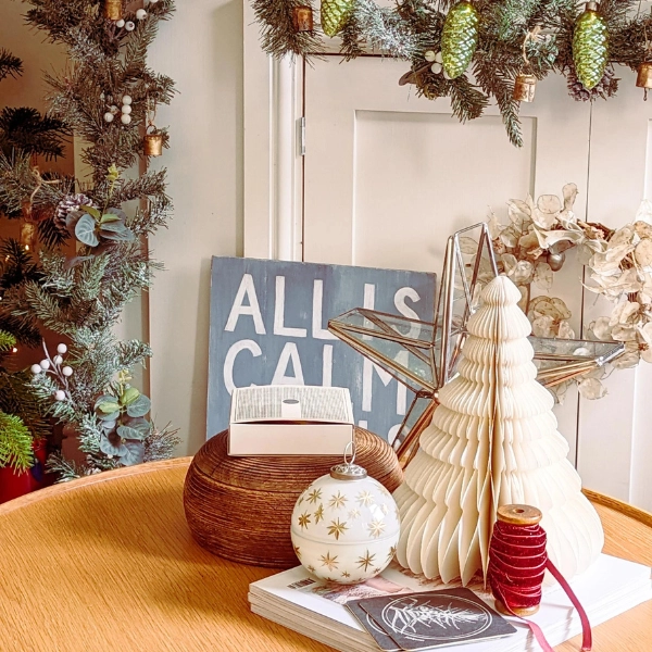 Christmas-Decor-Small-Apartments-Festive-Coasters