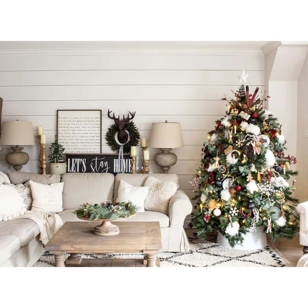 Christmas-Decor-Small-Apartments-Holiday-themed-Planters