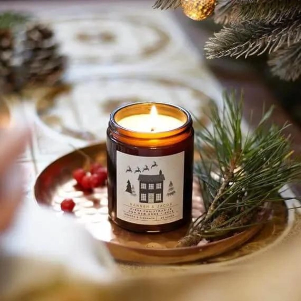 Christmas-Decor-Small-Apartments-Scented-Candles