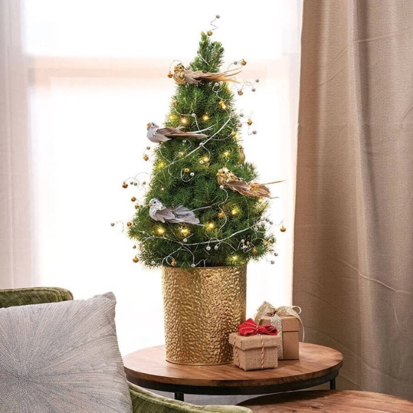 Christmas-Decor-Small-Apartments-Tabletop-Displays