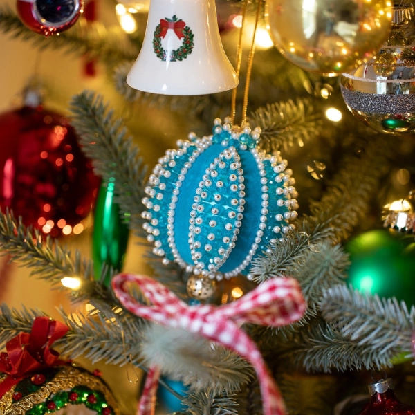 Christmas-Decor-Vintage-Charm