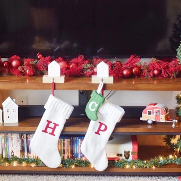 Christmas-Living-Room-Decor-Ideas-for-TV-Area-Personalized-Stockings