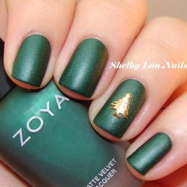 Christmas-Nail-Evergreen-Green